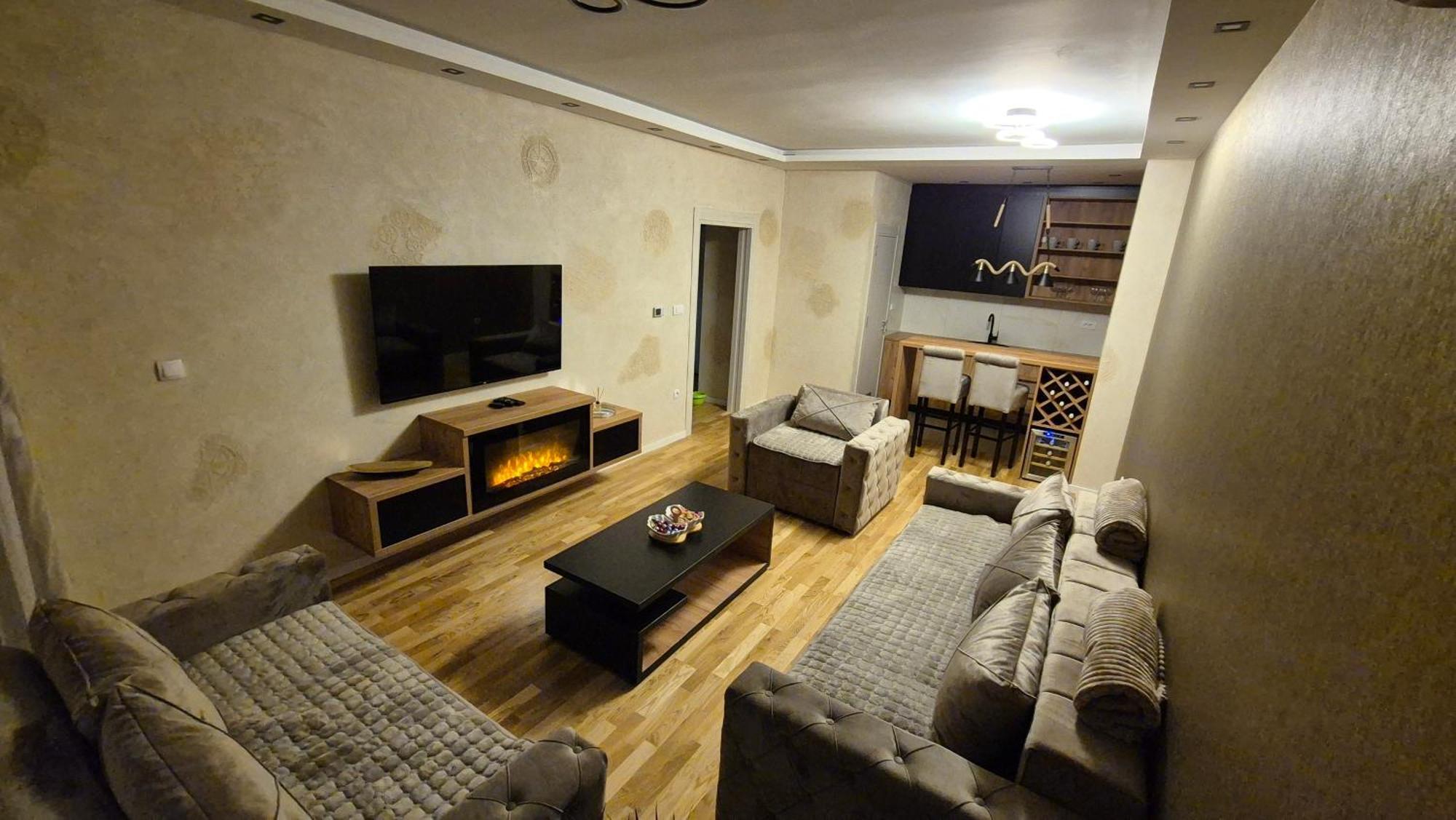 Apartment Play